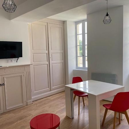 Le Colore- T2 Confortable Avec Vue Sur Nérac Kültér fotó