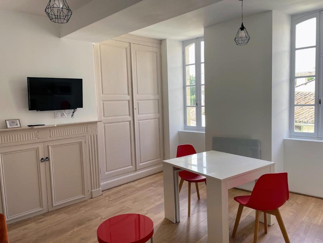 Le Colore- T2 Confortable Avec Vue Sur Nérac Kültér fotó