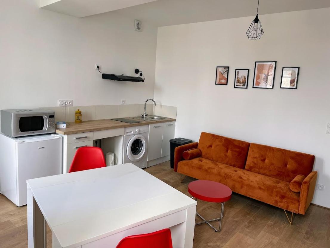 Le Colore- T2 Confortable Avec Vue Sur Nérac Kültér fotó