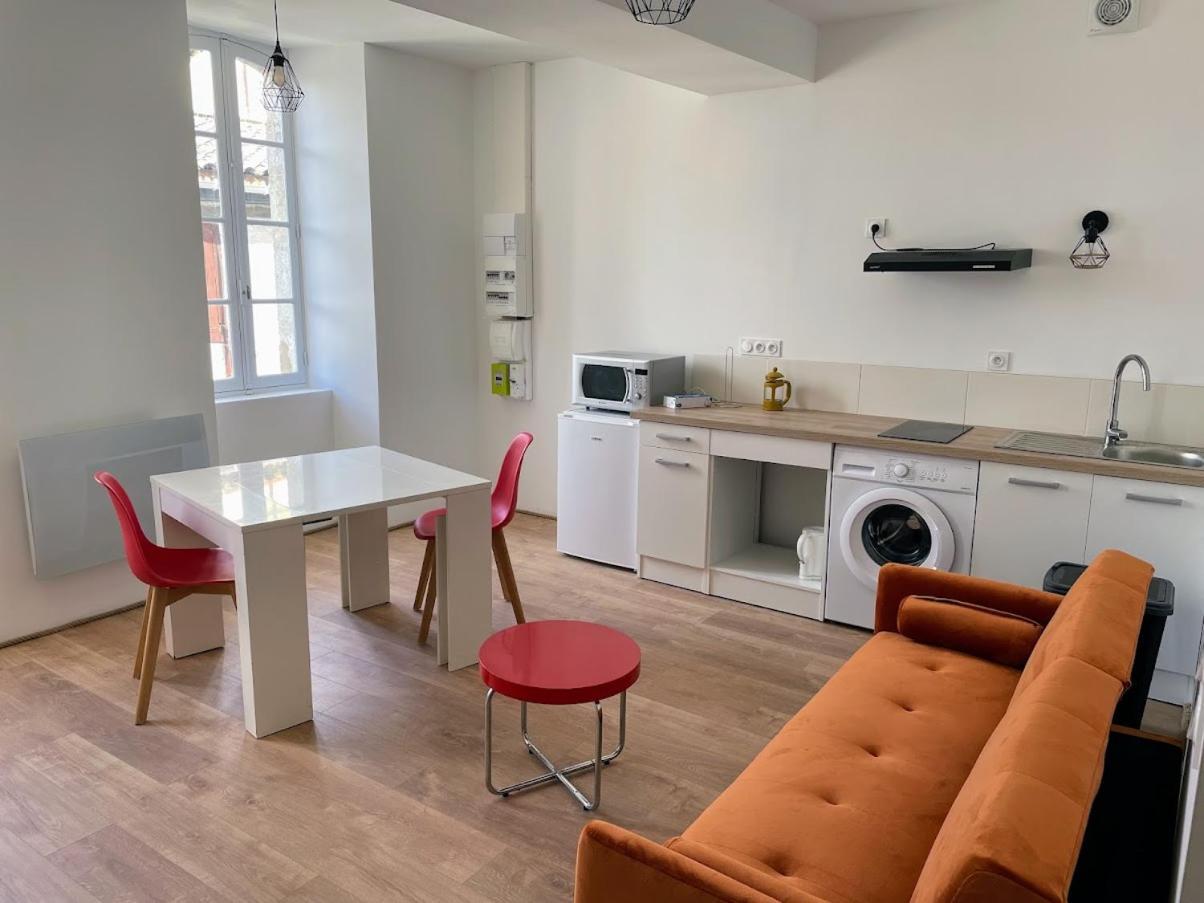 Le Colore- T2 Confortable Avec Vue Sur Nérac Kültér fotó